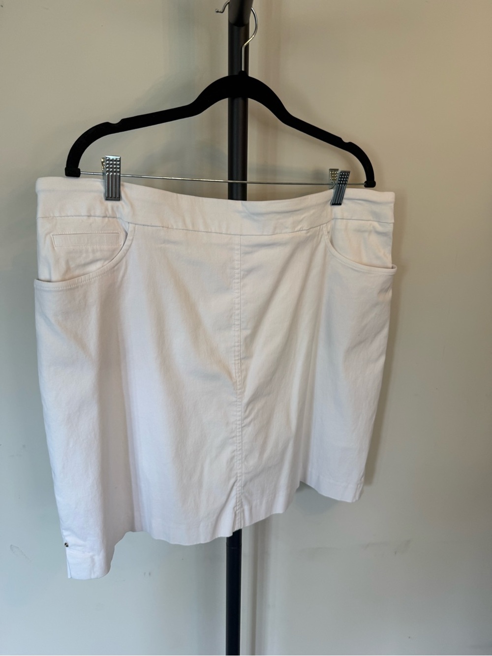 3/$15 Hilary Radley White Mini Skort